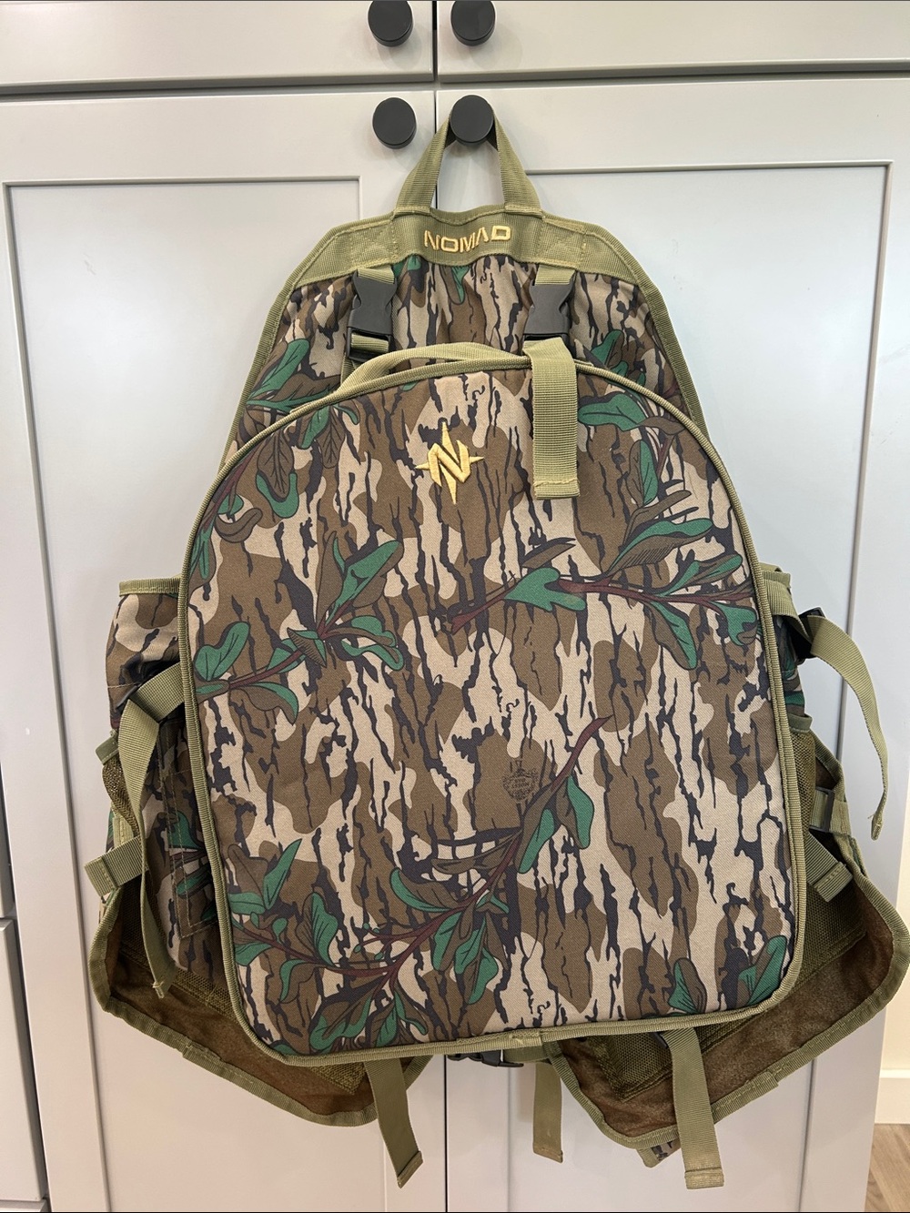 NOMAD Mossy Oak Turkey Hunting Vest Adjustable Pack Seat Cushion Repaired